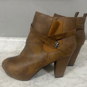 Dominique Nicole Heeled Ankle boots